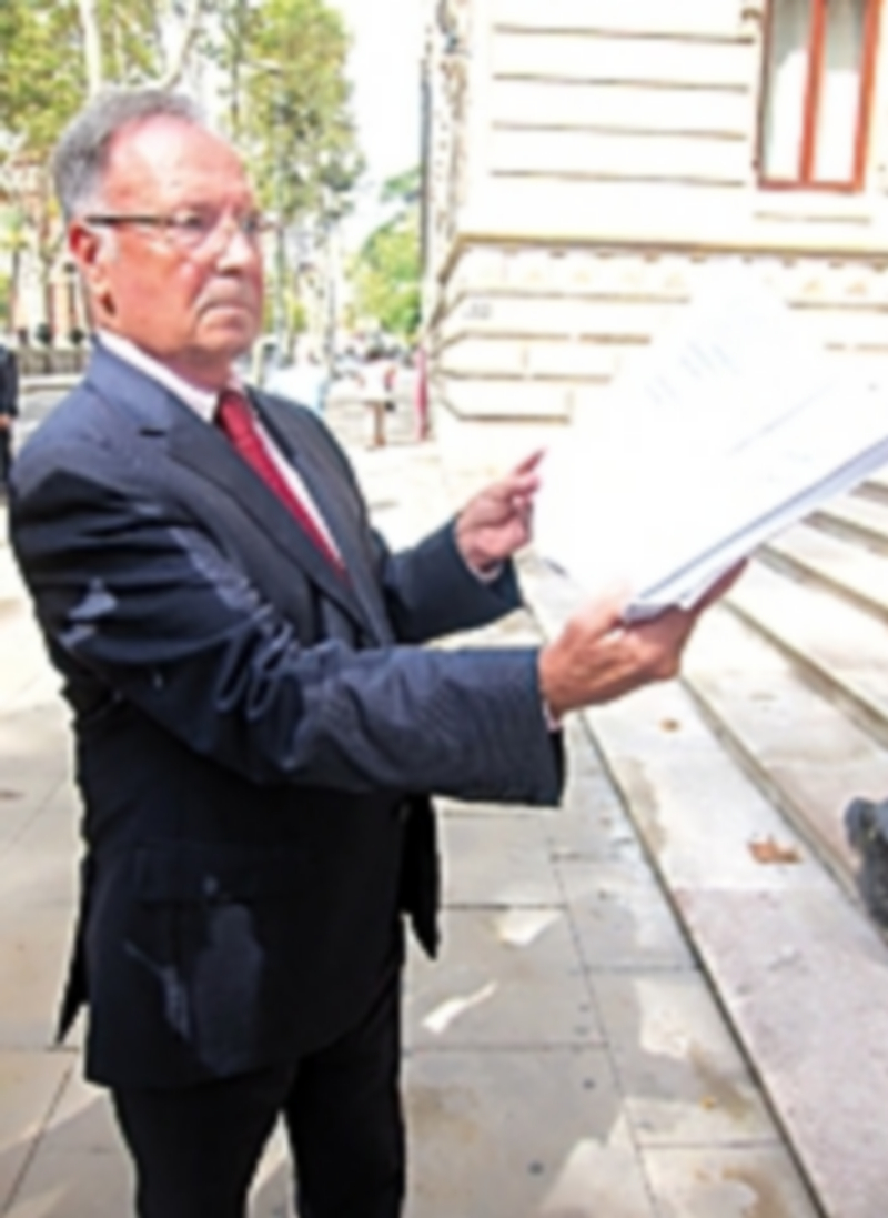 El secretario general de Manos Limpias