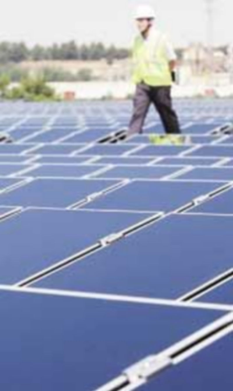 Una de las instalaciones de enerfía solar fotovoltaica que hay en la Comunidad. / Ical.