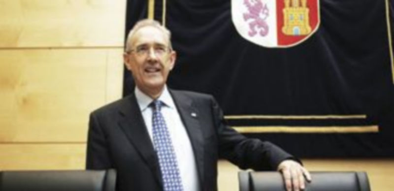 José Luis Diez-Hoces informa a la Comisión de Hacienda sobre el presupuesto de la institución para 2013. / L. Pérez (Ical)