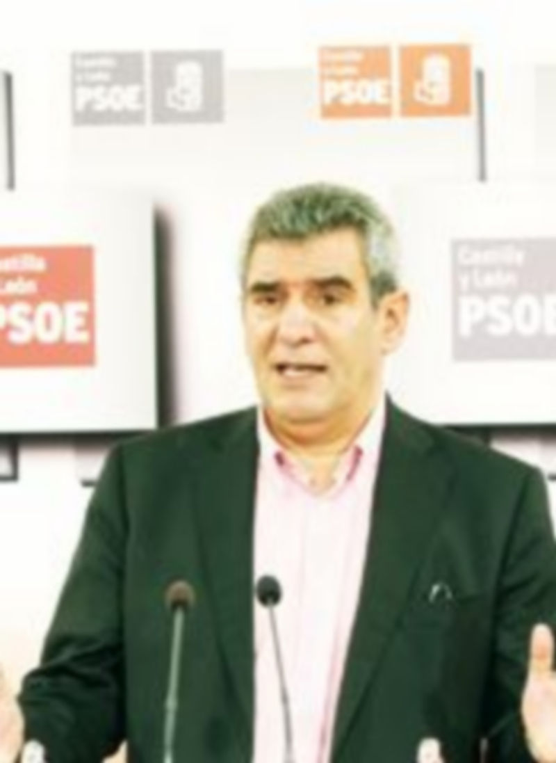 Villarrubia compromete su relación con Herrera pese al ‘caso Bárcenas’ 1 Julio Villarrubia explicó la postura del PSOE castellano y leonés sobre el ‘caso Bárcenas’. / Rubén Cacho (Ical)