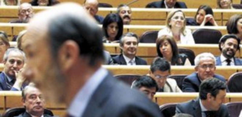 El líder de la oposición realizó una intervención que duró el doble del tiempo que estaba estipulado. / J. J. Guillén (Efe)