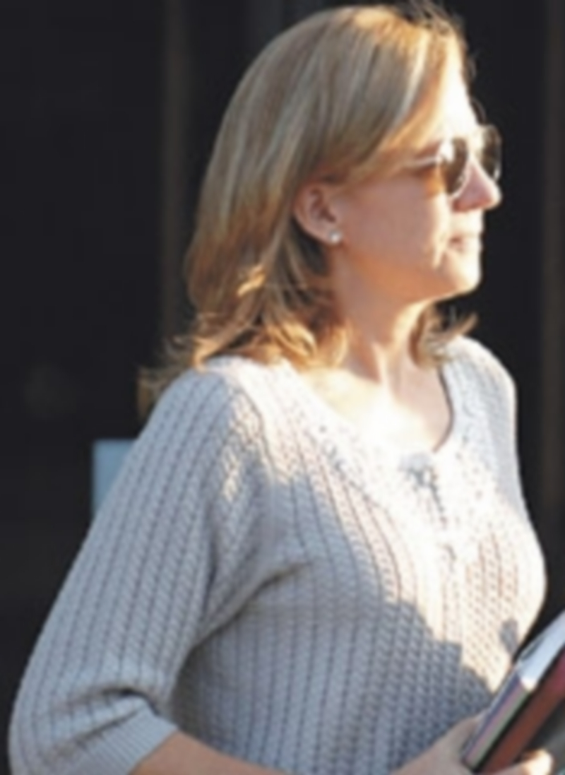 La Infanta Cristina acudió ayer a las oficinas de la Fundación La Caixa. / E.Press