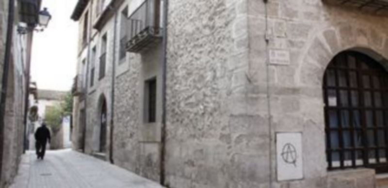 La Asamblea 15M inicia la creación de un banco de alimentos y del tiempo 1 La Asamblea 15M se reúne cada viernes en la Casa Joven./ Gabriel Gómez