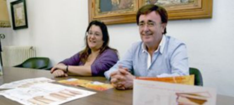 La concejala de Cultura y el alcalde de la villa