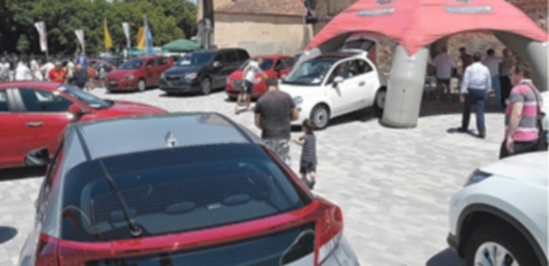 Una feria de venta de vehículos de segunda mano celebrada en la provincia. / Juan Martín