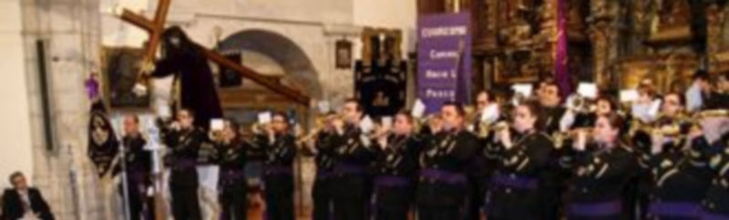 Miembros de las cuatro cofradías y las autoridades