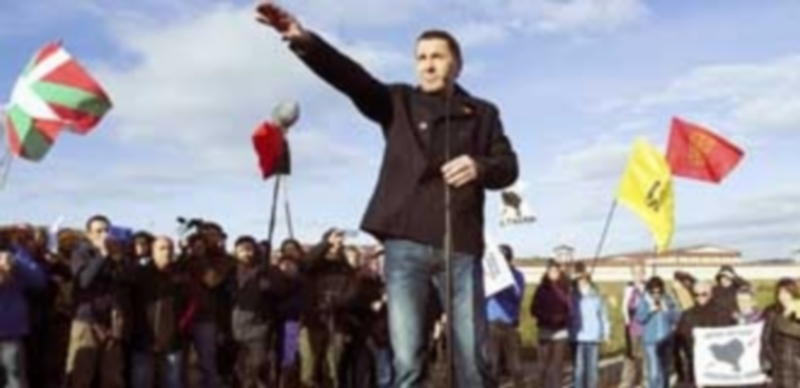 Otegui sale de la cárcel apostando por la “paz y la independencia” 1 El dirigente de la izquierda abertzale