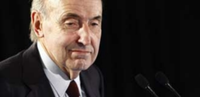 El abogado de la Infanta Cristina Miquel Roca durante una intervención ante los medios de comunicación. / Europa Press