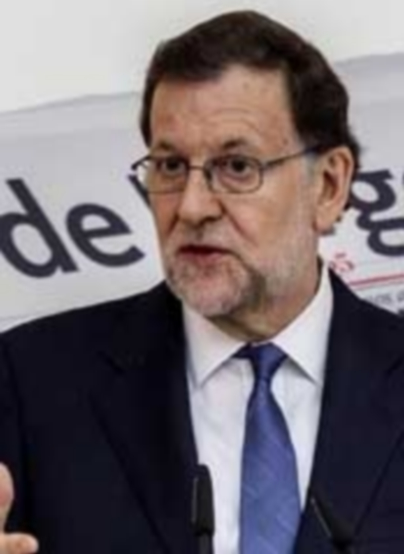 Rajoy recalca que sería “un error no bajar los impuestos” en España 1 El presidente del Gobierno en funciones Mariano Rajoy durante la rueda de prensa que ofreció ayer en Burgos. / Efe