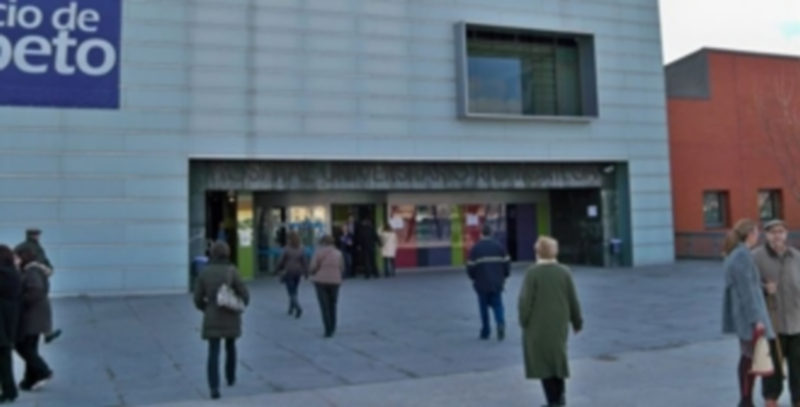 El tiempo de espera para ser operado baja un 37% en la región 1 La consejera de Hacienda