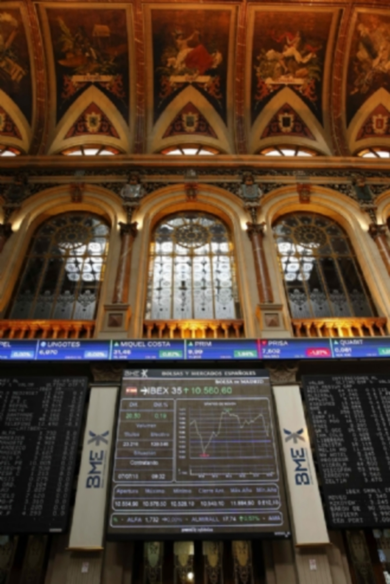 La confianza del inversor español se sitúa en máximos desde 2008 1 Un tercio de los encuestados confía en próximas subidas de la Bolsa. / EFE