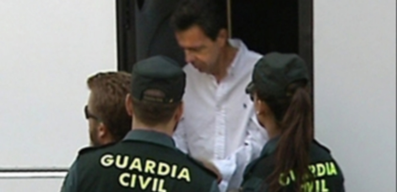 Alberto Portuondo a su llegada ayer a los Juzgados de Plaza de Castilla. / EFE