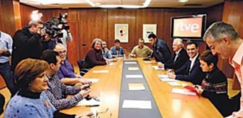 Sánchez apuesta por recuperar el Ministerio de Igualdad si gobierna 1 Pedro Sánchez (3d) mantuvo diversas reuniones ayer