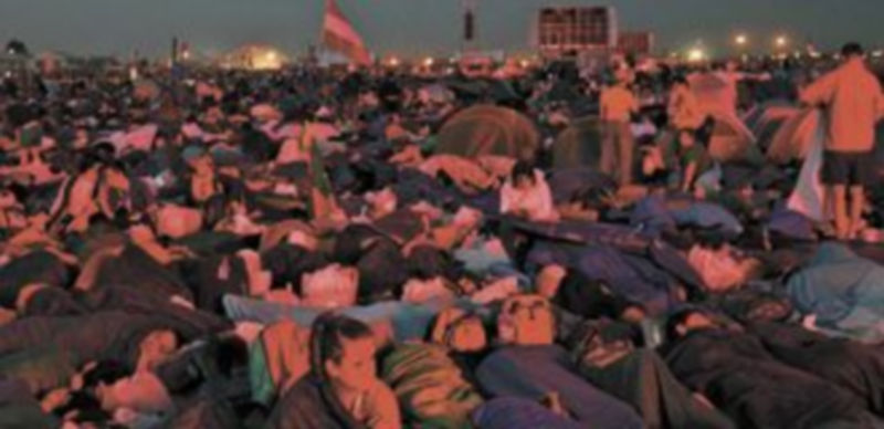 Decenas de miles de peregrinos pasaron la noche del sábado en Cuatro Vientos tras la Vigilia