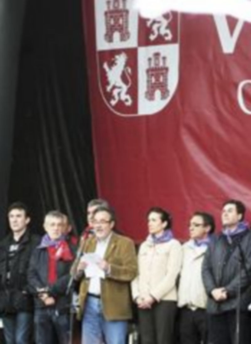 La Fundación Villalar, cada vez más visible 1 Lectura del manifiesto en la campa de Villalar durante la celebración del Día de Castilla y León este mismo año. / Ical