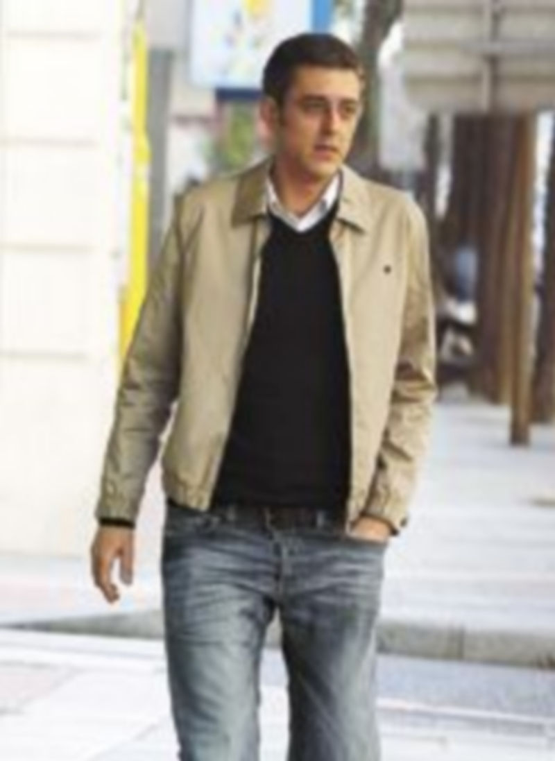 El político bilbaíno había estado de baja por problemas en una pierna. / Efe