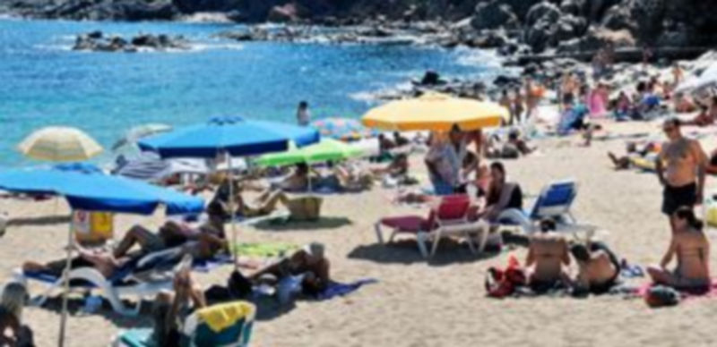 Las zonas de playa son algunos de los destinos preferidos por los usuarios del Club de los 60. / El Adelantado