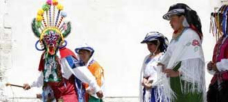 Una de las actuaciones de la Asociación Folclórica de Ecuador de Valladolid. / Gabriel Gómez