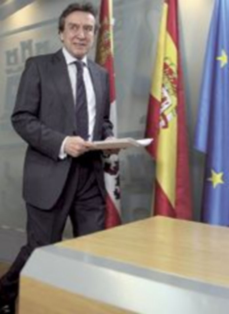 José Antonio de Santiago-Juárez llega a la rueda de prensa. / Ical