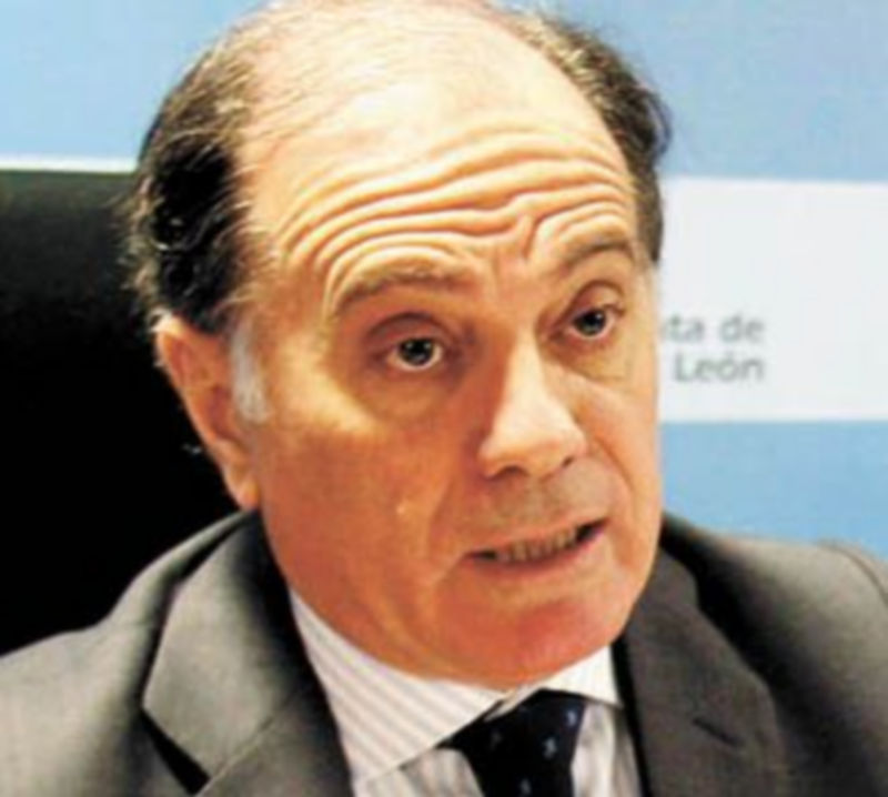 El consejero Tomás Villanueva.