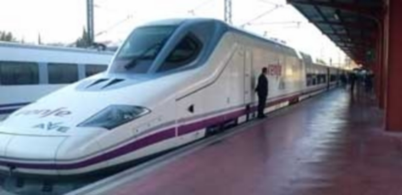 El AVE sigue creciendo tras encadenar en 2015 tres años consecutivos al alza en volumen de pasajeros. / Europa Press