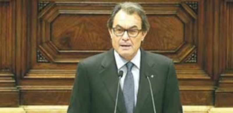 Mas avisa a la CUP que el proceso se atascará si rechaza su investidura 1 Artur Mas se enfrenta hoy a la votación que decidirá su investidura. / Efe