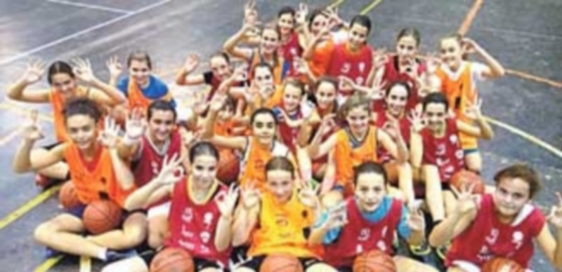 La Consejería de Familia promociona la igualdad de oportunidades en el deporte 1 La Federación de Baloncesto regional dirige una parte de su difusión sobre ‘Violencia Cero’ a concienciar a los menores. / Basketcyl