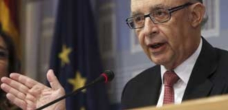 Hacienda admite que la rebaja fiscal ha reducido los ingresos por IRPF 1 El titular del Ministerio de Hacienda y Administraciones Públicas