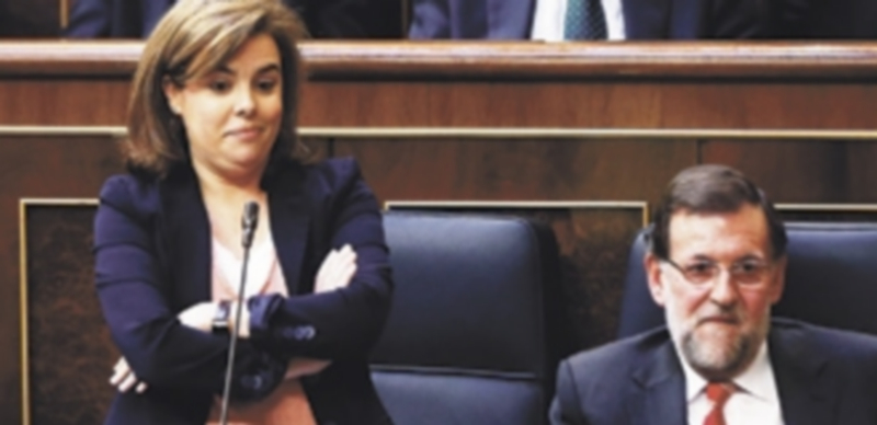 La ‘número dos’ del Gabinete se mostró sorprendida y enfadada por las palabras de la portavoz socialista a propósito de los supuestos sobresueldos del PP. / Efe