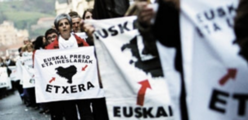 El colectivo de presos tiene una gran importancia para una banda terrorista ETA que busca seguir controlando a sus miembros. / Reuters
