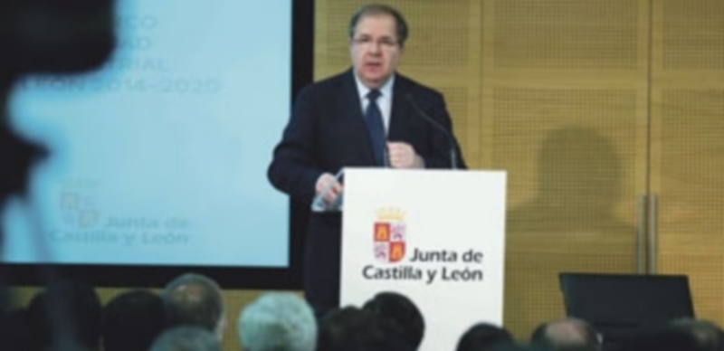 La Junta invertirá 475 millones en “reverdecer” la industria 1 Juan Vicente Herrera se dirige al Centro de Soluciones Empresariales en Arroyo de la Encomienda. / JCyL