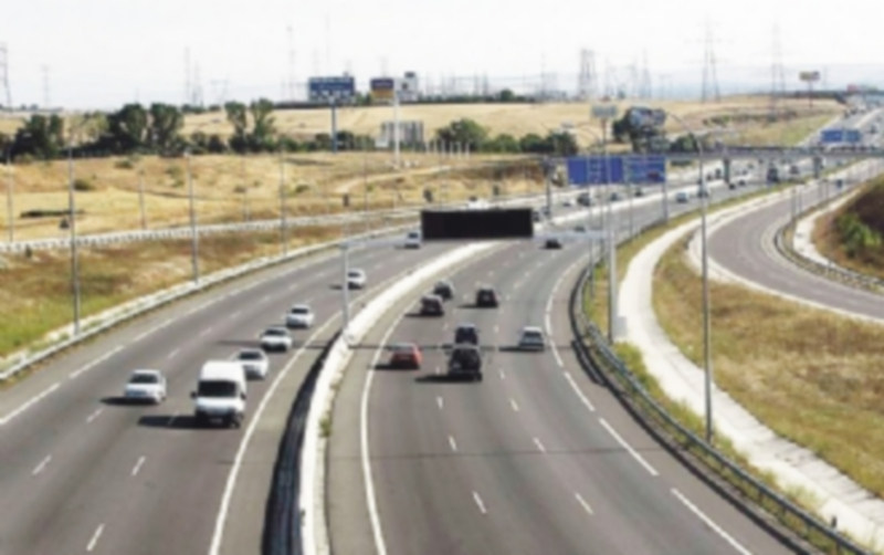 Agosto arranca en la Comunidad con 875.000 desplazamientos 1 El primer fin de semana de agosto es uno de los que más movimientos de vehículos contabiliza. / E.P.