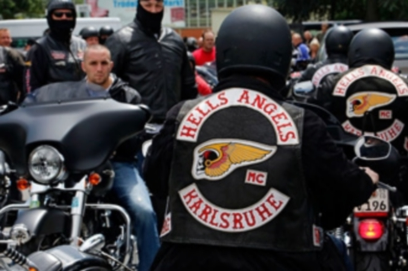 El juez de la Audiencia Nacional considera que la banda viola la ley. / Efe