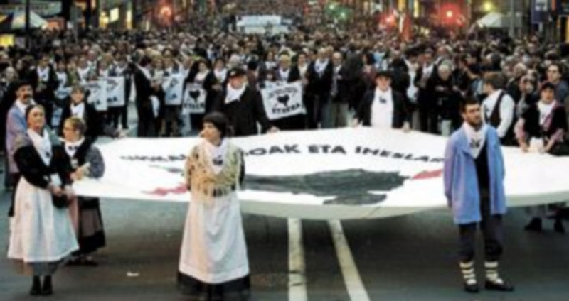 El mundo ‘abertzale’ tomó durante unas horas el centro de la capital vizcaína