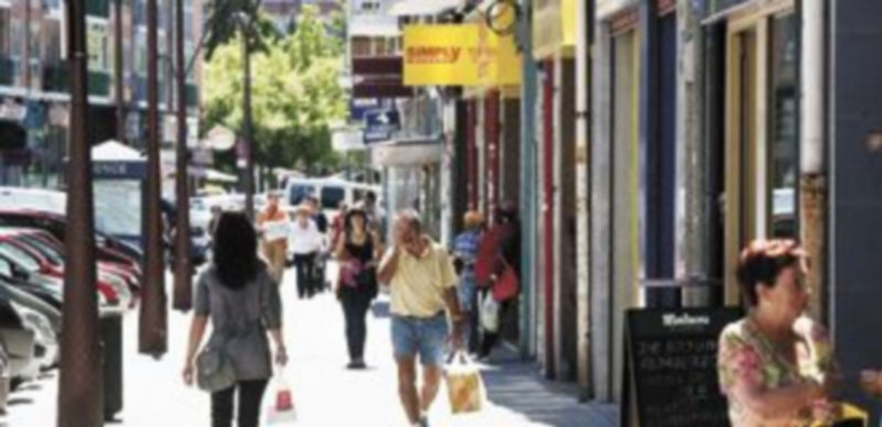 «Decepcionante» segundo trimestre con la creación de 18.000 empleos 1 El comercio al por menor ha sido uno de los sectores que mejor ha evolucionado en el segundo trimestre. / Ángel Ayala.