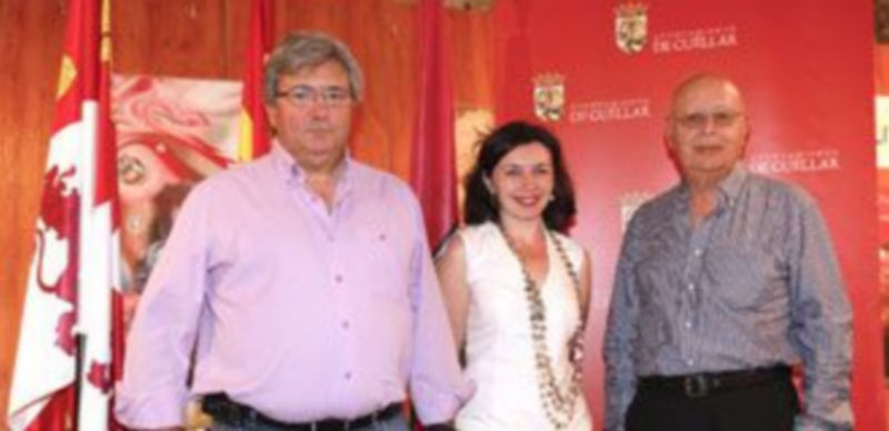 Los ganadores del certamen literario tras recoger sus galardones en la Sacristía de San Francisco. / Gabriel Gómez