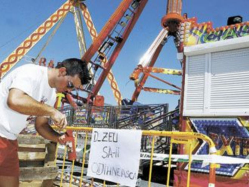Varios vecinos rindieron un homenaje a los fallecidos. / Yoli Lancha