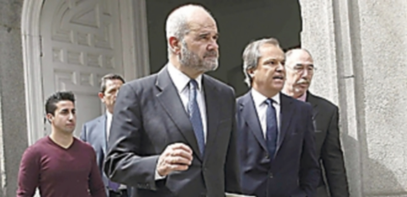 Manuel Chaves durante su salida del Tribunal Supremo en Madrid. / Efe