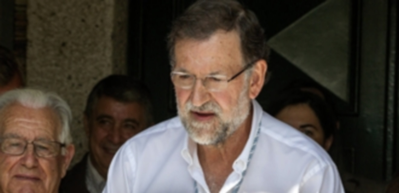 Rajoy considera “un gran reto” mantener el Estado del Bienestar 1 Mariano Rajoy recibiendo su condecoración en Portomarín