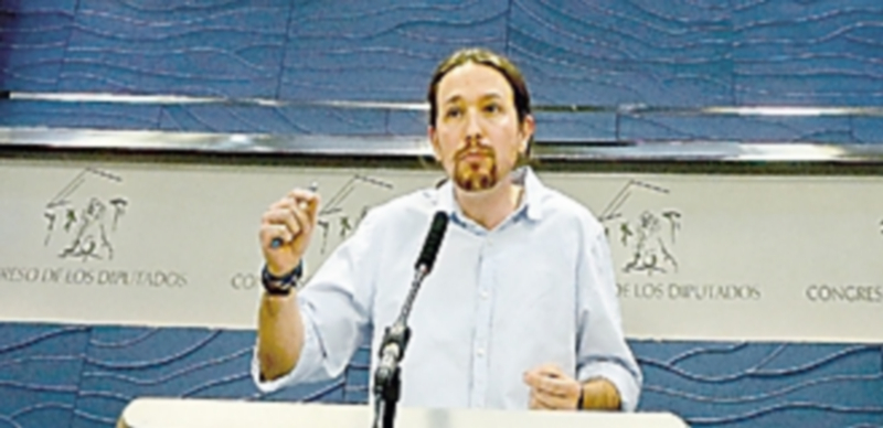 Podemos tiende la mano al PSOE pero pide dejar de jugar “a la ambigüedad” 1 Pablo Iglesias defiende los contactos con los partidos nacionalistas. / Efe