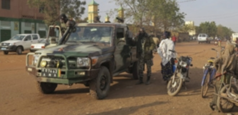 El ataque a una base militar terminó con la entrada de varios milicianos en un hotel que dejó 10 víctimas. / Efe