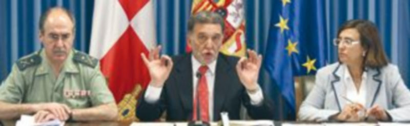 Miguel Alejo(c) presenta el informe de evaluación del Plan de Prevención de Violencia de Género. / Ical