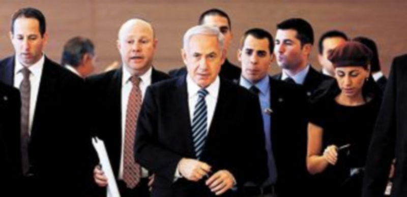 El ‘premier’ y su equipo fueron ratificados ayer por el Parlamento judío. / Reuters