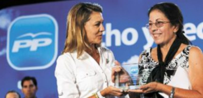 María Dolores de Cospedal entrega el primer premio Oswaldo Payá a Ofelia Acevedo