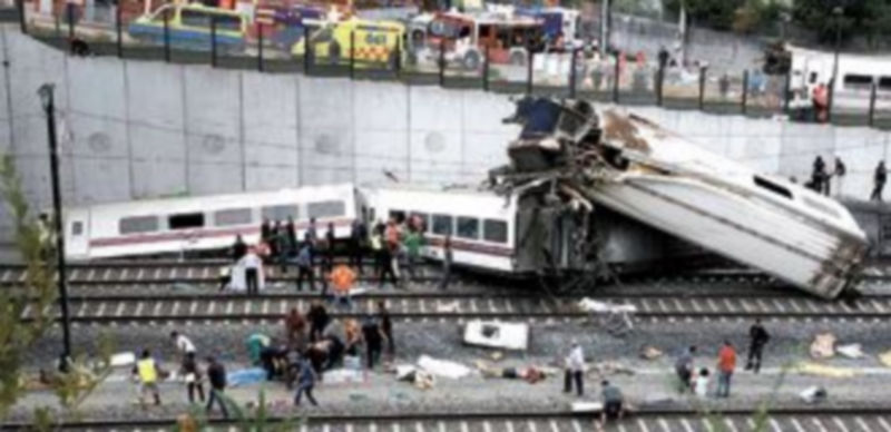 El trágico accidente ferroviario se produjo a tan solo tres kilómetros de la entrada al casco urbano de la capital gallega