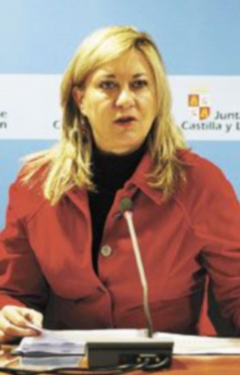 Pilar del Olmo presenta la Contabilidad Regional de Castilla y León correspondiente al tercer trimestre de 2010. / ICAL