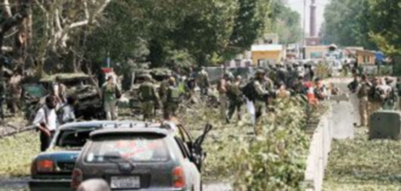 Decenas de soldados y policías