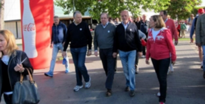 Juan Vicente Herrera (c) en el inicio de la marcha junto al alcalde de Valladolid