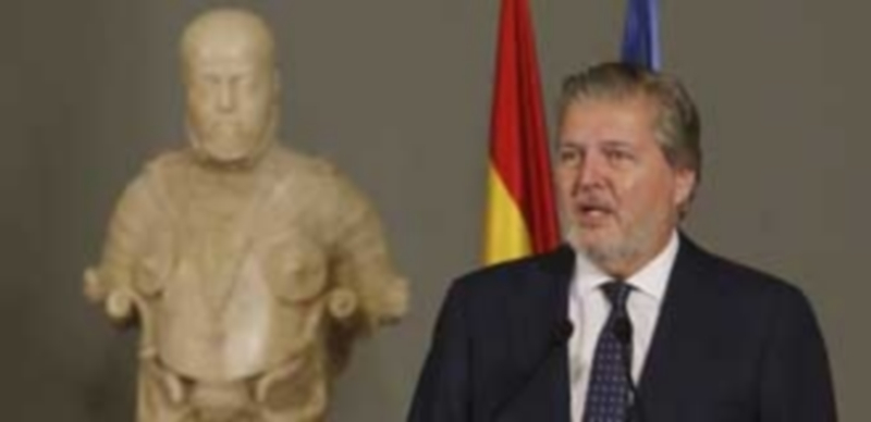 Méndez de Vigo respalda a Rajoy para dirigir el Ejecutivo nacional 1 Íñigo Méndez de Vigo defiende que Mariano Rajoy es la persona que mejor puede conducir el Gobierno de España. / Efe