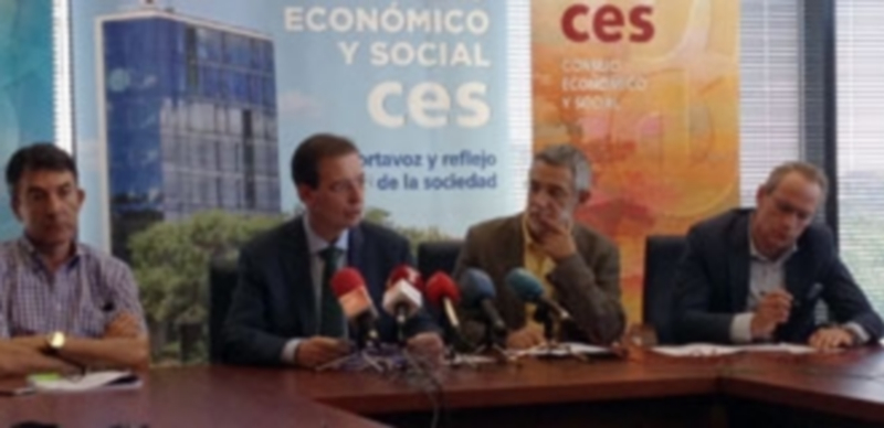 Los miembros del Consejo Económico Social durante la presentación de su informe anual. / EP